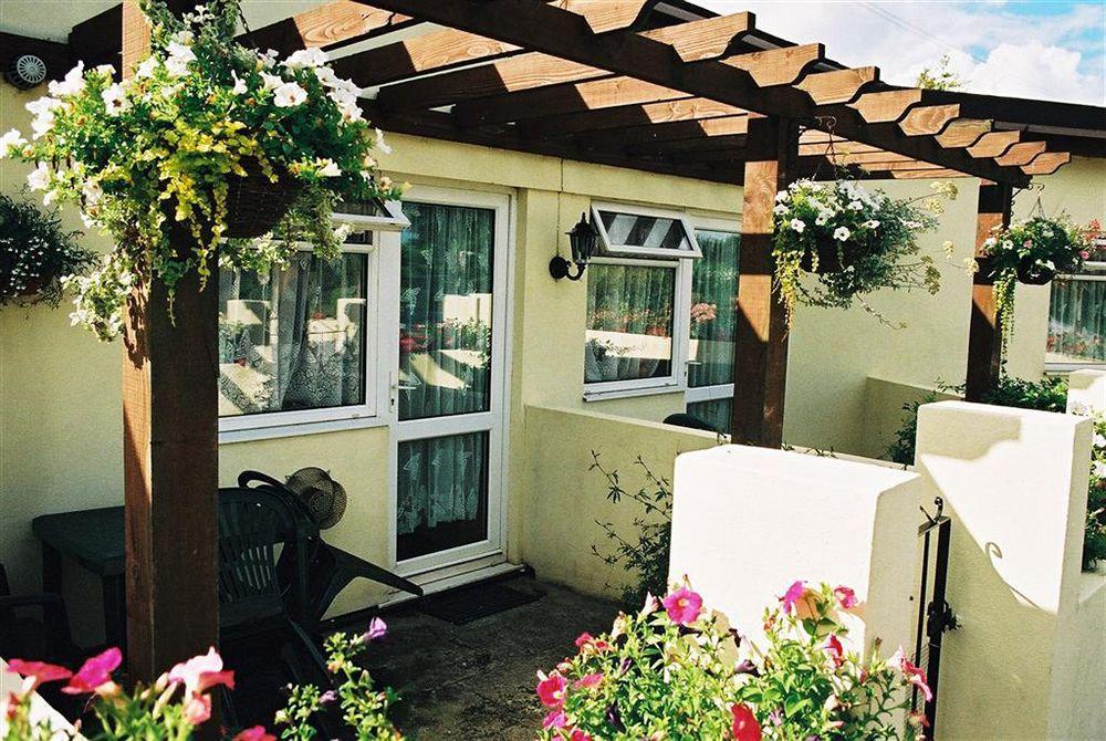 Crossways & Sea View Holiday Apartments Торки Экстерьер фото
